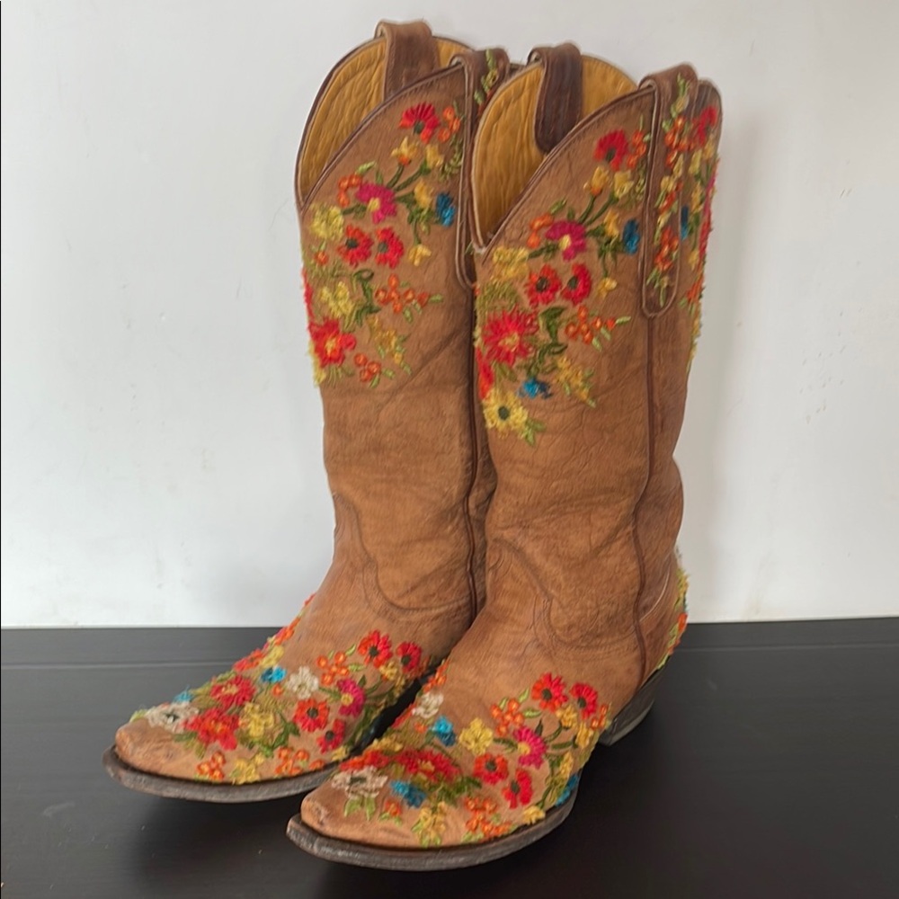 Old Gringo Flora Brass  Embroidery Boots
Size 7